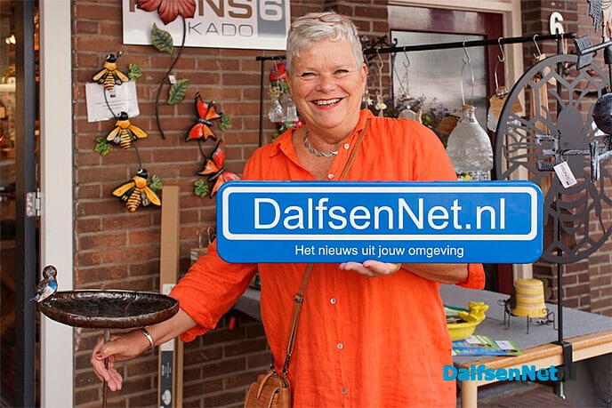 Bord DalfsenNet.nl op braderie Dalfsen - Foto: Paul Scholten