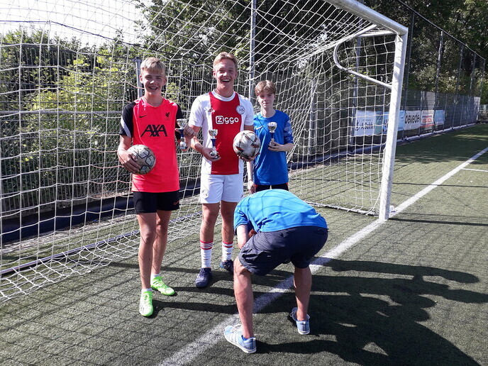 ‘ Verhitte strijd bij Kampioenschap Kontje Kick ‘ - Foto: Ingezonden foto