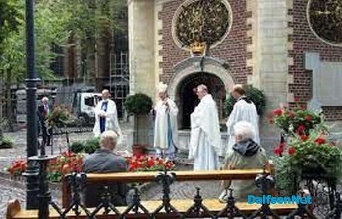 Herenkoor Dalfsen zingt in Kevelaer - Foto: Ingezonden foto