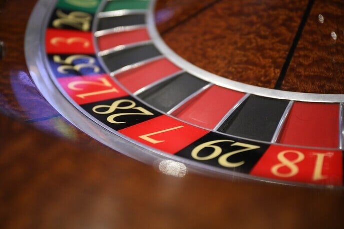 Waarom verliezen mensen steeds geld in casino’s? Dubieuze regels en andere scams
