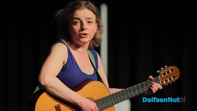 Oekraïense Ksenia speelt Liederen - Foto: Ingezonden foto