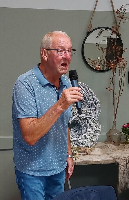 Wim Reimink lid van verdienste  bij de Stuwzangers - Foto: Ingezonden foto