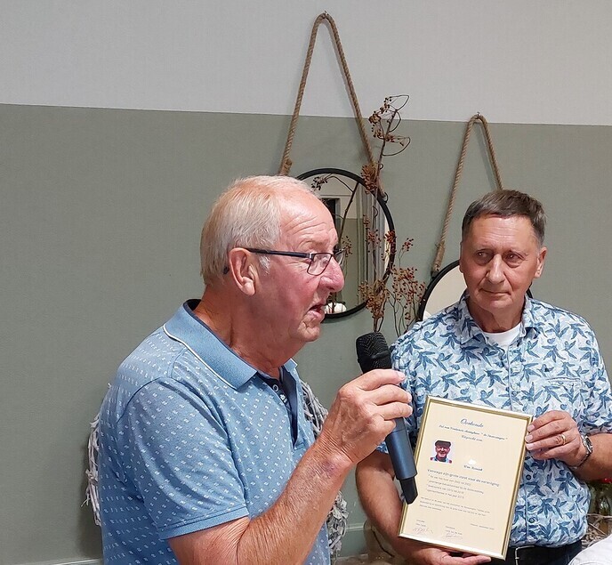 Wim Reimink lid van verdienste  bij de Stuwzangers - Foto: Ingezonden foto