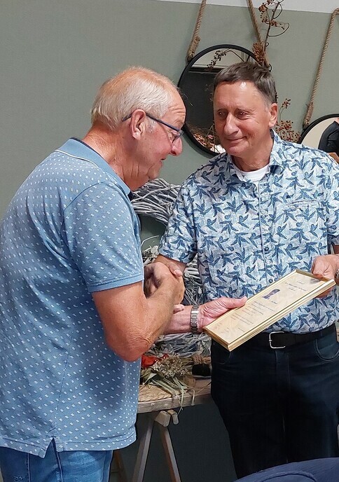 Wim Reimink lid van verdienste  bij de Stuwzangers - Foto: Ingezonden foto