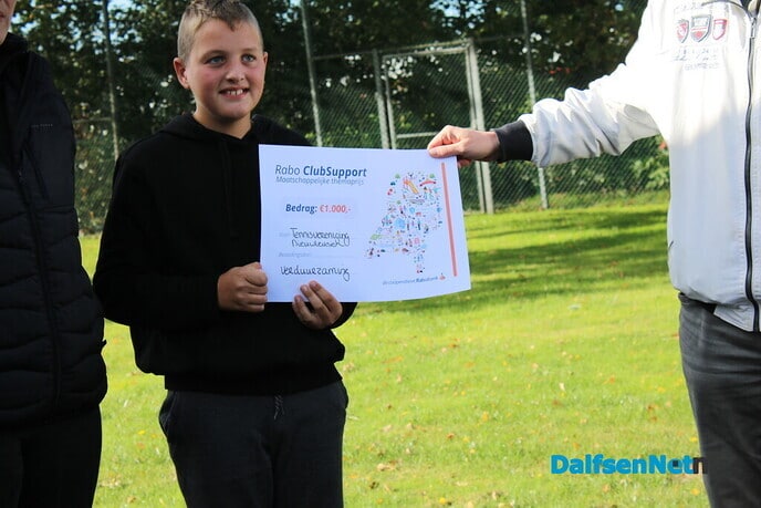 Tennisvereniging Nieuwleusen blij verrast! - Foto: Ingezonden foto
