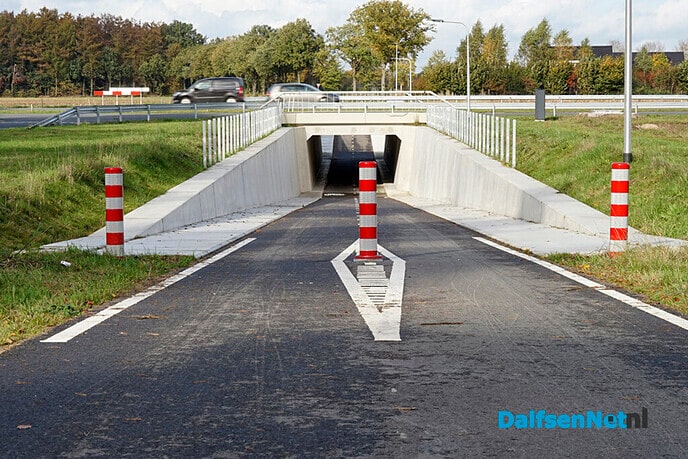 Twee tunnels onder N340 voorzien van afzetpalen - Foto: Paul Scholten