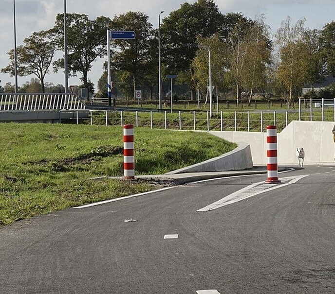Twee tunnels onder N340 voorzien van afzetpalen