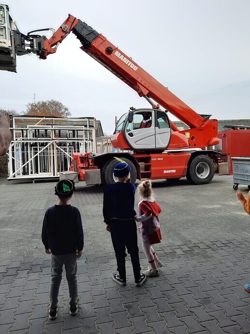 Pieten nemen 30 meter lange verreiker in beslag - Foto: Eigen geleverde foto