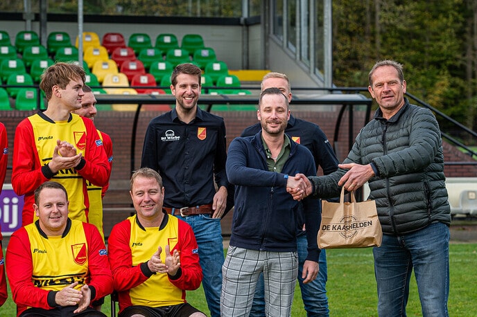 Trotse sponsor van SV Dalfsen 5 - Foto: Ingezonden foto