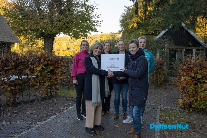 Stichting Vechtgenoten ontvangt opbrengst Pubquiz - Foto: Ingezonden foto