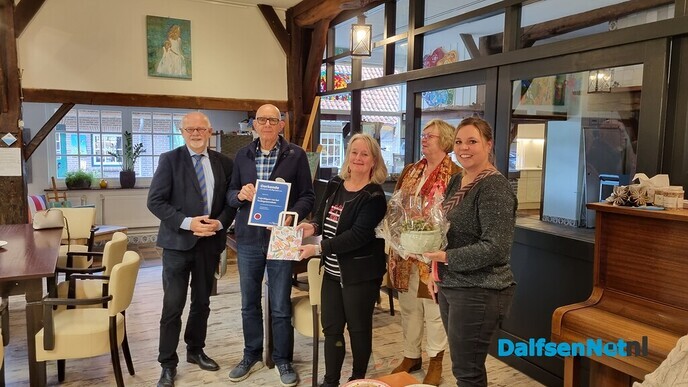Overijsselse Vrijwilligersprijs uitgereikt - Foto: Ingezonden foto