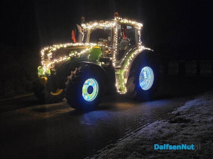 Verlichte trekkeroptocht Dalfsen - Foto: Ingezonden foto