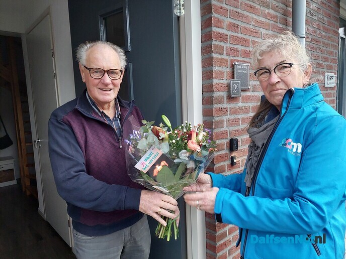 Bloemen voor vrijwilligers! - Foto: Ingezonden foto