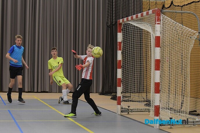 Zaalvoetbaltoernooi Trefkoele+  - Foto: Johan Bokma