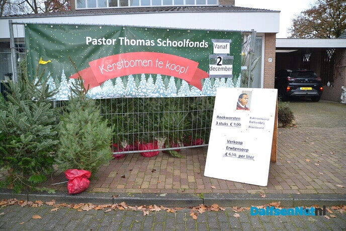 Kerstbomenverkoop Pastor Thomas Fonds. - Foto: Ingezonden foto