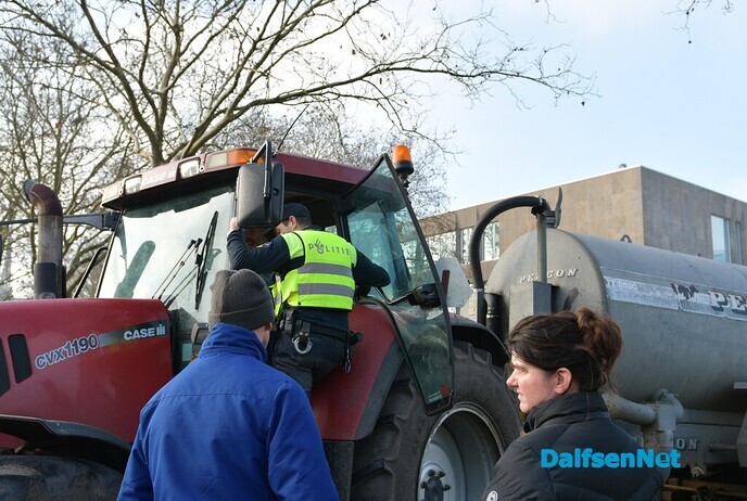 Ultimatum voorbij, de boeren zijn het zat! - Foto: Johan Bokma