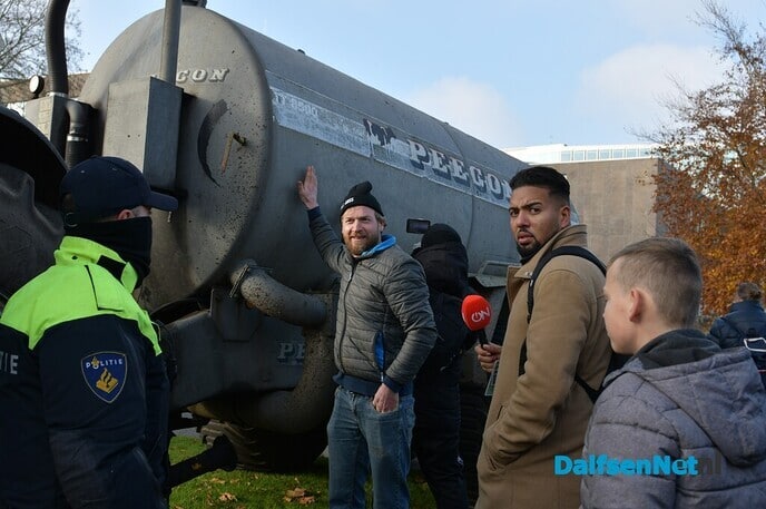 Ultimatum voorbij, de boeren zijn het zat! - Foto: Johan Bokma