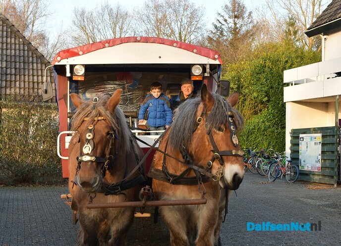 Angels Army zorgt voor vrolijke gezichten tijdens Huifkartocht - Foto: Johan Bokma