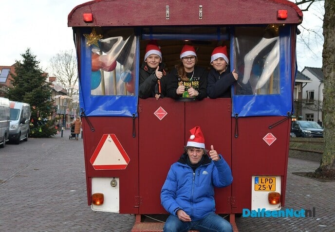 Angels Army zorgt voor vrolijke gezichten tijdens Huifkartocht - Foto: Johan Bokma