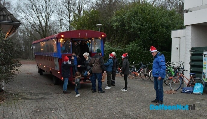Angels Army zorgt voor vrolijke gezichten tijdens Huifkartocht - Foto: Johan Bokma