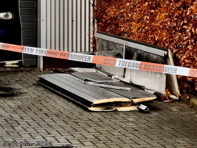 Wat is er aan de hand, er stond een gebouw in de brand: Grote brand aan de Korenstraat. (Update)