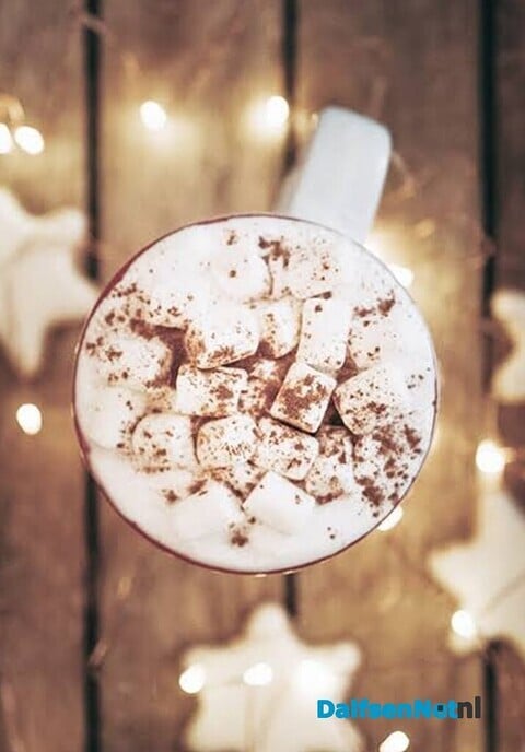 Peuteruurtje met warme chocolademelk - Foto: Ingezonden foto