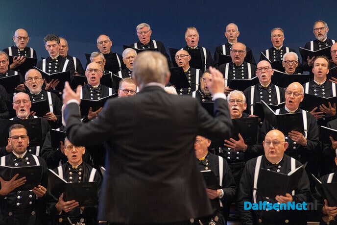 Mannen.…! Kun je zingen? Kom op dan - Foto: Ingezonden foto