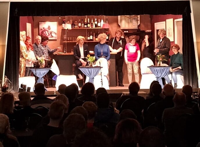 Zaal 2 keer bomvol, voor u nog 1 keer een kans - Foto: Ingezonden foto