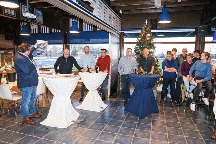 Henk Wink Court officieel heropend bij USV - Foto: Ingezonden foto