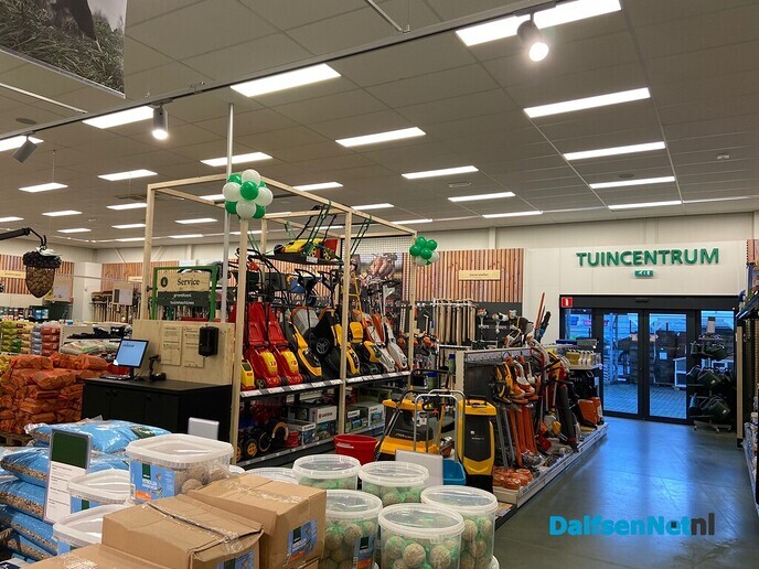 Geheel vernieuwde Welkoop Dalfsen feestelijk geopend - Foto: Ingezonden foto