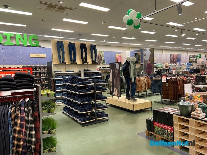 Geheel vernieuwde Welkoop Dalfsen feestelijk geopend - Foto: Ingezonden foto