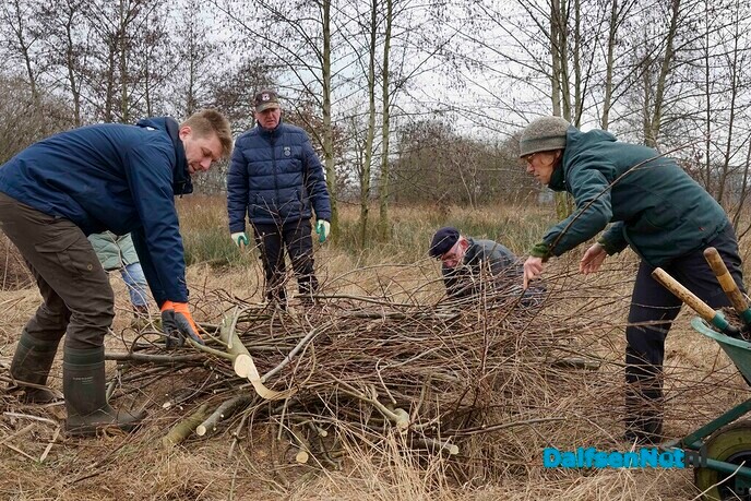 Twee broeihopen voor de ringslang bij Hoonhorst aangelegd - Foto: Paul Scholten