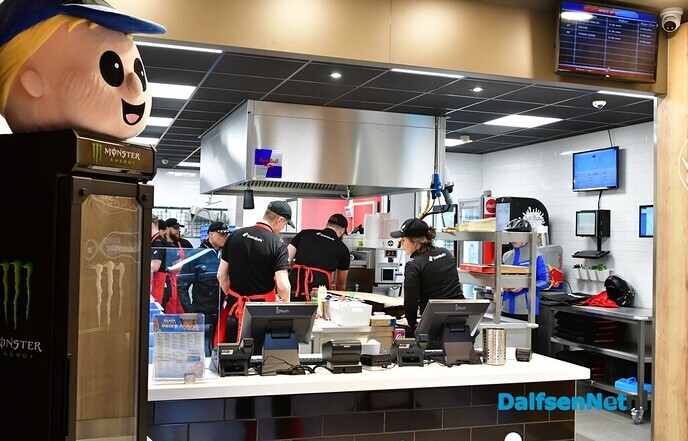 Nieuwe vestiging Domino’s Pizza geopend in Dalfsen - Foto: Johan Bokma