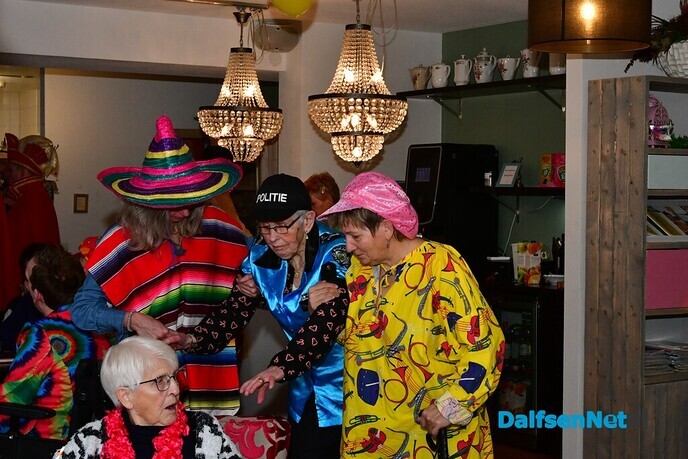 Prins Choco neemt sleutel Gemeente Dalfsen in ontvangst - Foto: Johan Bokma