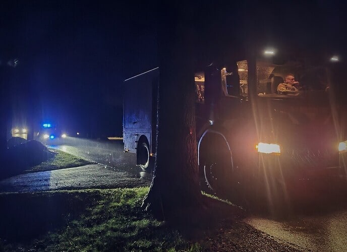 Konijnen en kippen gered bij brand Weerdhuisweg - Foto: Niels Jansen