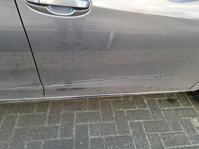 Schade auto aan mijn auto - Foto: Ingezonden foto