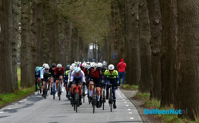 De Ster van Zwolle over de Rechterensedijk Dalfsen - Foto: Johan Bokma
