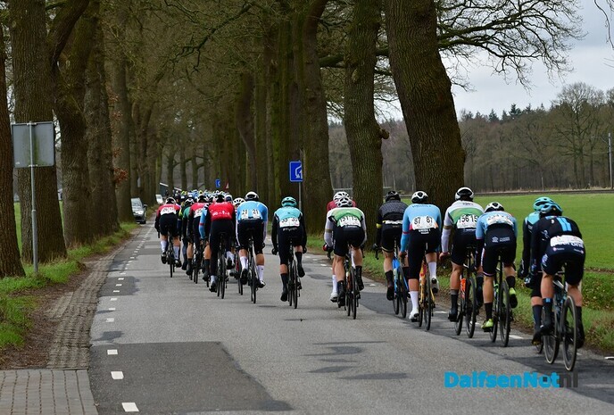De Ster van Zwolle over de Rechterensedijk Dalfsen - Foto: Johan Bokma
