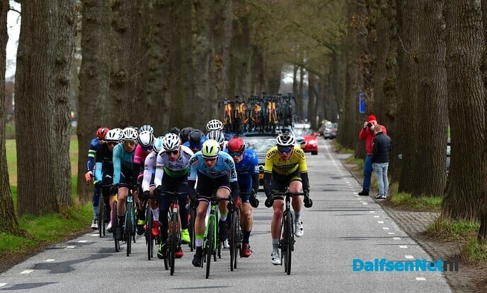 De Ster van Zwolle over de Rechterensedijk Dalfsen - Foto: Johan Bokma