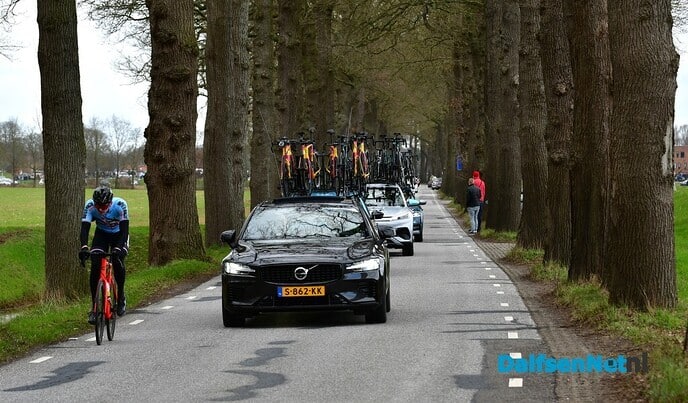 De Ster van Zwolle over de Rechterensedijk Dalfsen - Foto: Johan Bokma