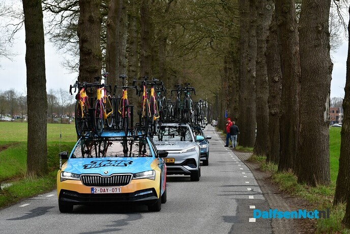 De Ster van Zwolle over de Rechterensedijk Dalfsen - Foto: Johan Bokma