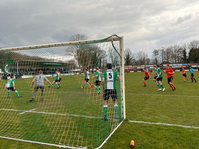 S.V. Nieuwleusen krijgt te weinig in voetbalthriller - Foto: Ingezonden foto