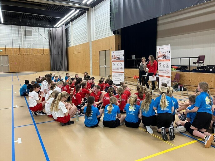 Spannende finales Schoolhandbaltoernooi - Foto: Ingezonden foto