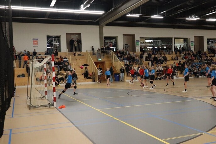 Spannende finales Schoolhandbaltoernooi - Foto: Ingezonden foto