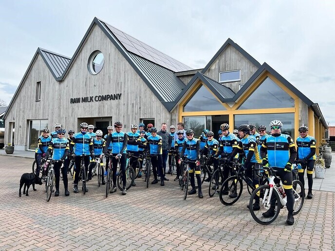 Toerclub Dalfsen fietst in de Lutte