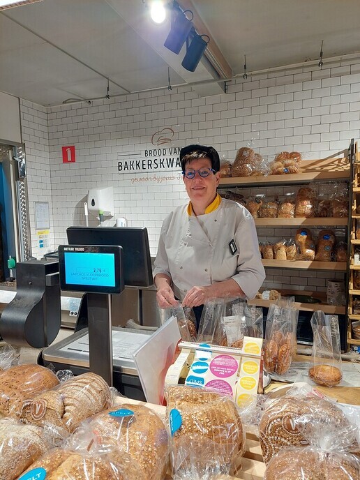 Joke bakt deze week haar laatste broodjes - Foto: Ingezonden foto