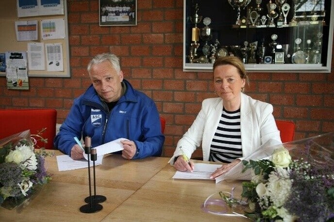 Sponsorovereenkomst ASC dames 1 - Foto: Gruune Jopie