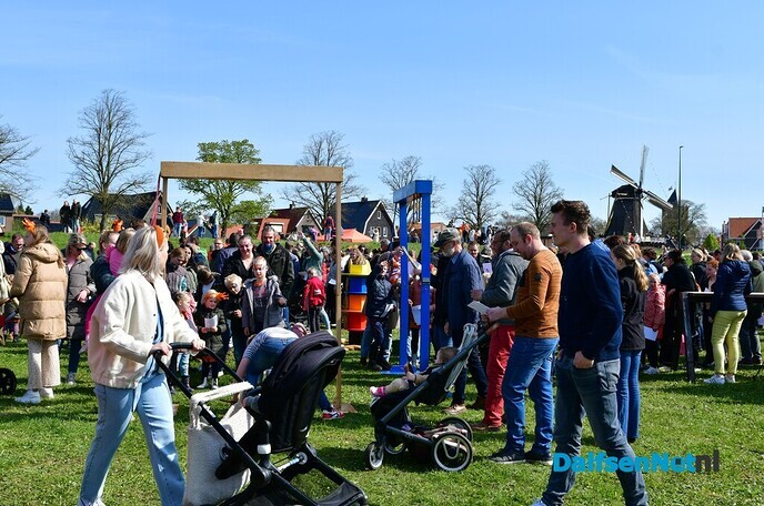 Een prachtige zonnige Koningsdag in Dalfsen - Foto: Johan Bokma