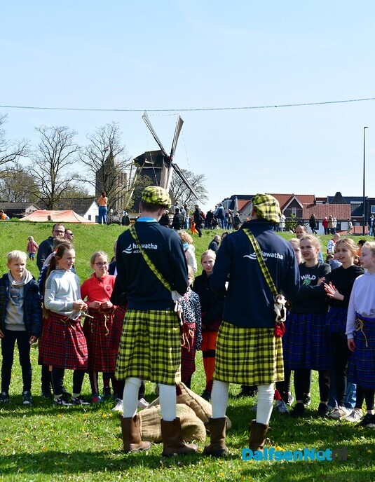 Een prachtige zonnige Koningsdag in Dalfsen - Foto: Johan Bokma