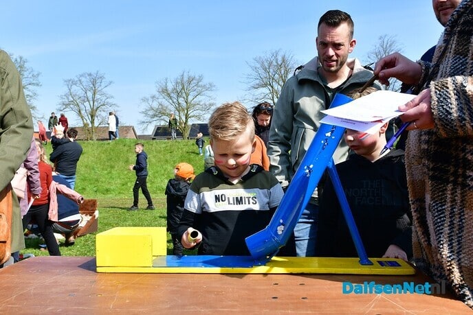 Een prachtige zonnige Koningsdag in Dalfsen - Foto: Johan Bokma
